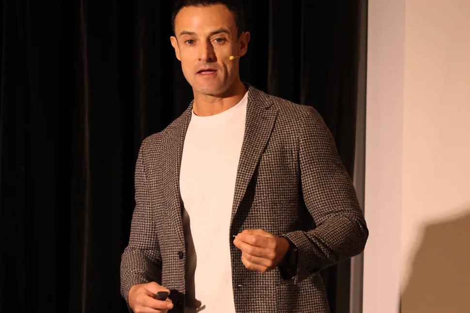 Dr. Diego Peydro at a MasterCOIP event