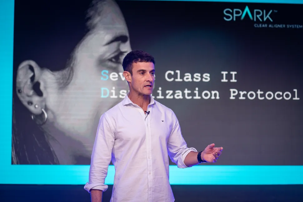Dr. Diego Peydro at a MasterCOIP event