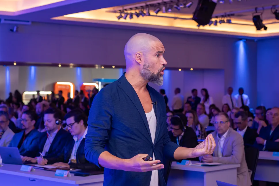 Dr. Iván Malagón at a MasterCOIP event